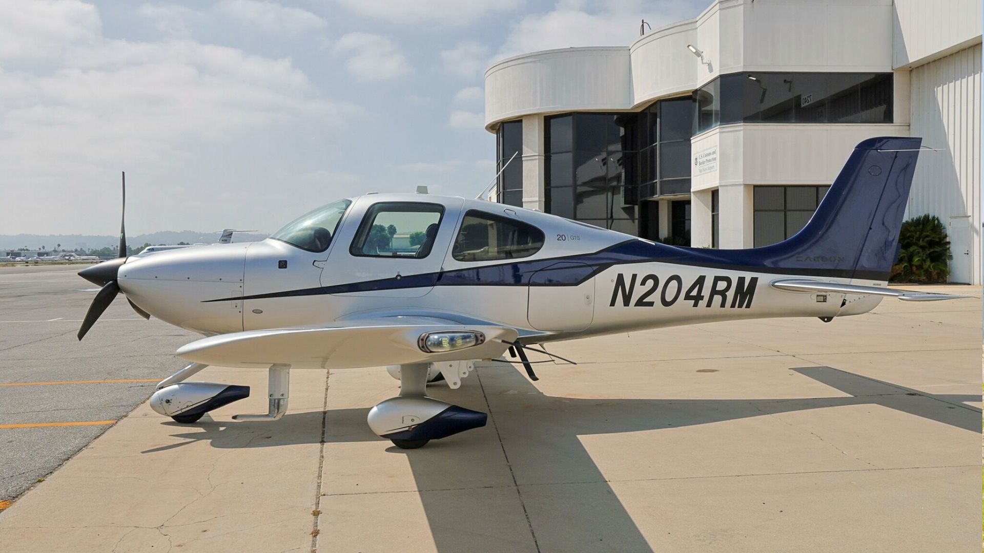 Cirrus SR22 G2